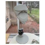 Magnifying desk light