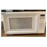 Amana microwave oven (Works)