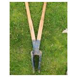 Post hole digger