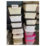 (16) Plastic totes