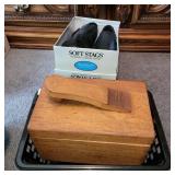 Sz 8 Shoes, shoe shine box and plastic basket