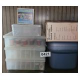 Storage containers with some thread