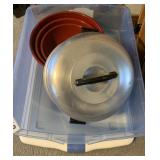 Tote, mixing bowls, and cake pan