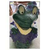 Decorative frog statue