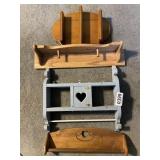 Knickknack shelves