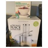 Juice extractor and kitchen scale
