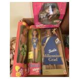 Barbie doll, Barbie pig, Barbie grad, Ken, Midge