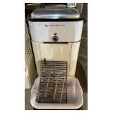 Westinghouse slow cooker, storage cabinet