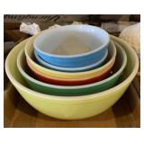 Pyrex nesting bowls