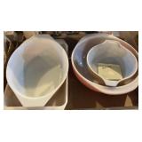 (4) Pyrex casserole dishes