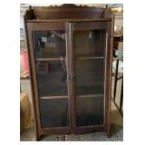 Wooden cabinet (43'x25'10')