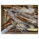 Flatware set, organizer