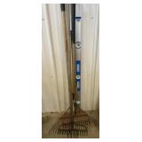 Rakes, level