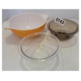 (3) Pyrex bowls