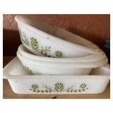 (4) Glasbake dishes