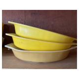 (3) Pyrex dishes