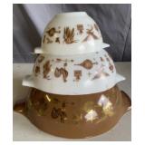 Vintage Pyrex bowls
