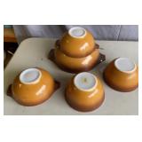 Vintage Pyrex bowls