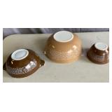 Vintage Pyrex bowls