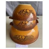 Vintage Pyrex bowls