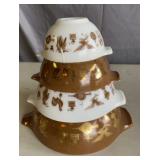 Vintage Pyrex bowl set