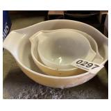 (3) Pyrex bowls