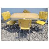 Vintage Dining table & (4) Chairs