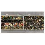 Buttons in organizers