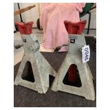 (2) Floor jacks