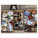 Figurines &  collectibles