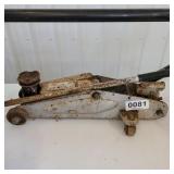 Hydraulic floor jack 4000 lbs.