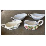 Gravy boats