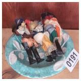 3 Musketeers dolls and bowl