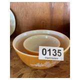 (2) Pyrex bowls