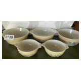 (5) Pyrex bowls