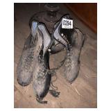 (2) Ice Skates