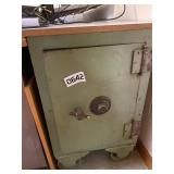 Safe (18"x19"x29")