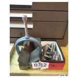 Thread gauges and angle block