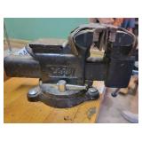 Latin 4" bench vise
