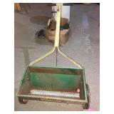 Seed/ fertilizer spreader