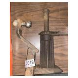 Ball hitch, Screw jack