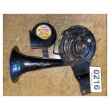 Vintage auto horn