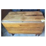 Drop leaf table