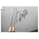 Outdoor Grilling Tools & Hooks