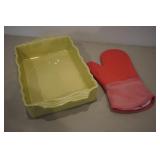 Casserole Dish & Oven Mitt  3" x 9" x 12"