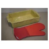 Casserole Dish & Oven Mitt  3" x 9" x 12"