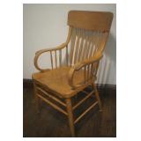 Oak Arm Chair 39 x 23 x 24  Seat ht 18"