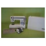 New Home SS 2015 Sewing Machine