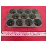 Wagnerware 1323 Muffin Pan - Cast Iron Popover,