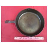 Unmarked Wagner 10 Skillet  12 7/16"